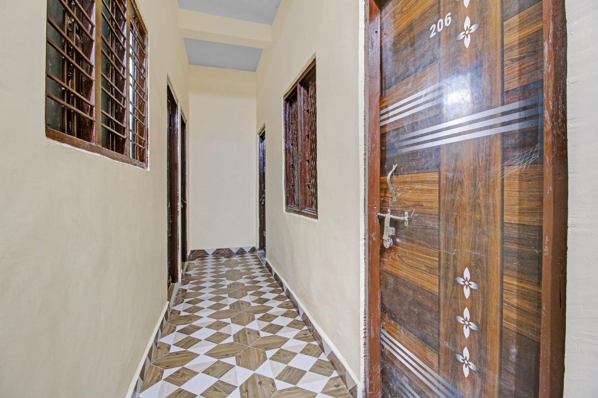 Capital O 85877 Hotel Red N Blue Bhopal Exterior foto