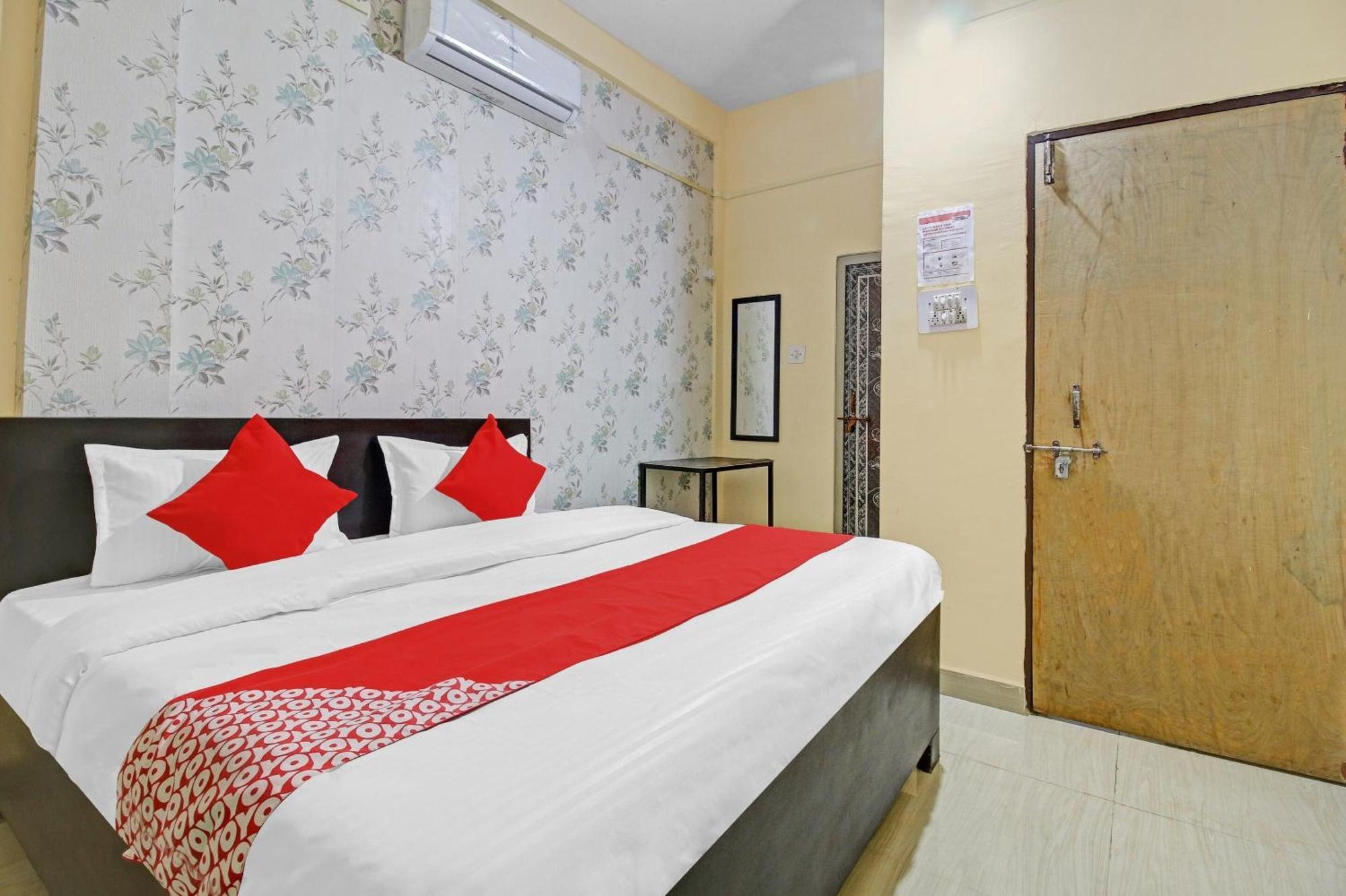 Capital O 85877 Hotel Red N Blue Bhopal Exterior foto