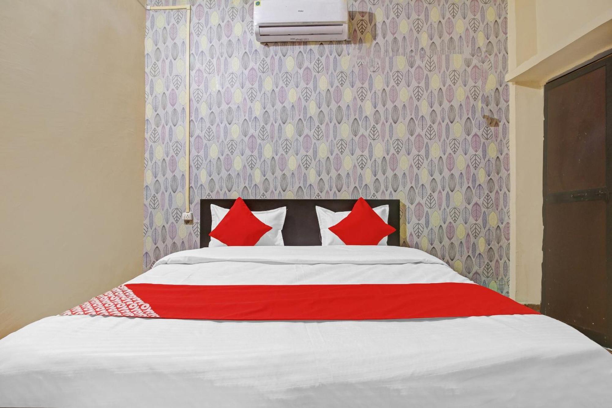 Capital O 85877 Hotel Red N Blue Bhopal Exterior foto