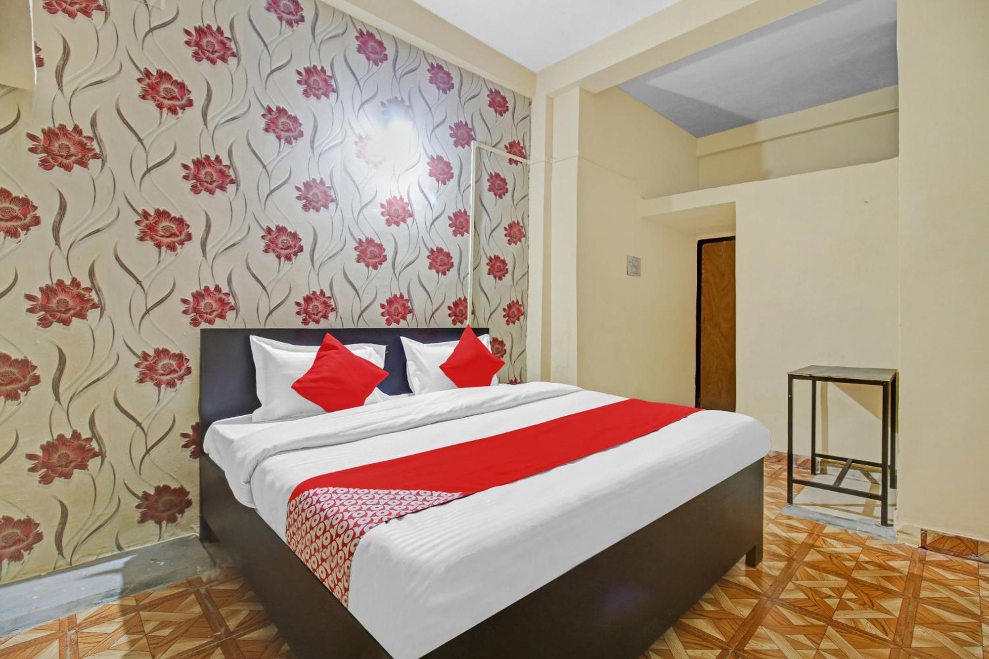 Capital O 85877 Hotel Red N Blue Bhopal Exterior foto